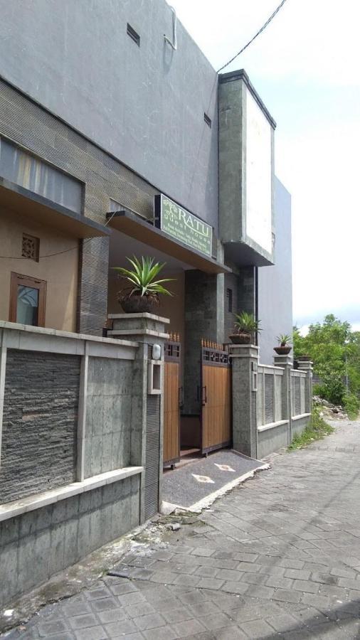 Oyo Flagship 91237 Ratu Guest House Kedunganan Exterior foto