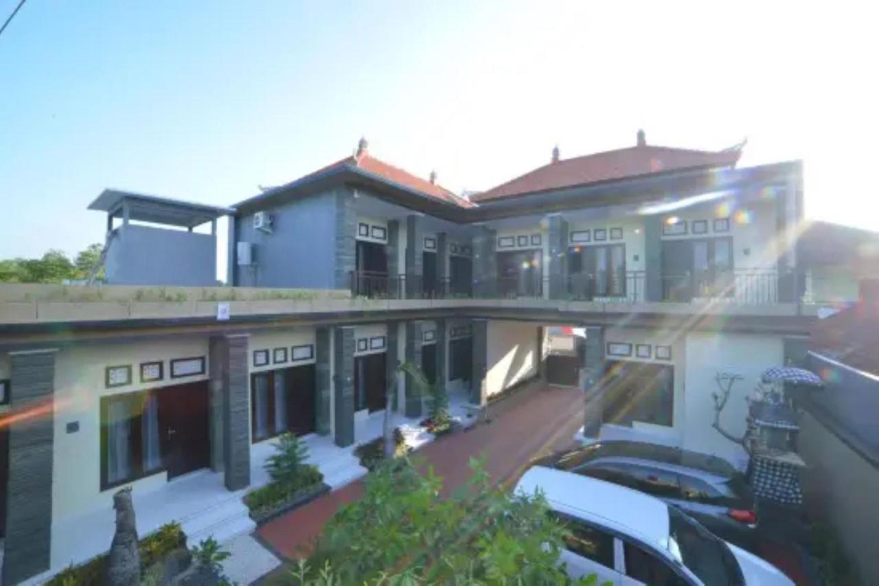 Oyo Flagship 91237 Ratu Guest House Kedunganan Exterior foto