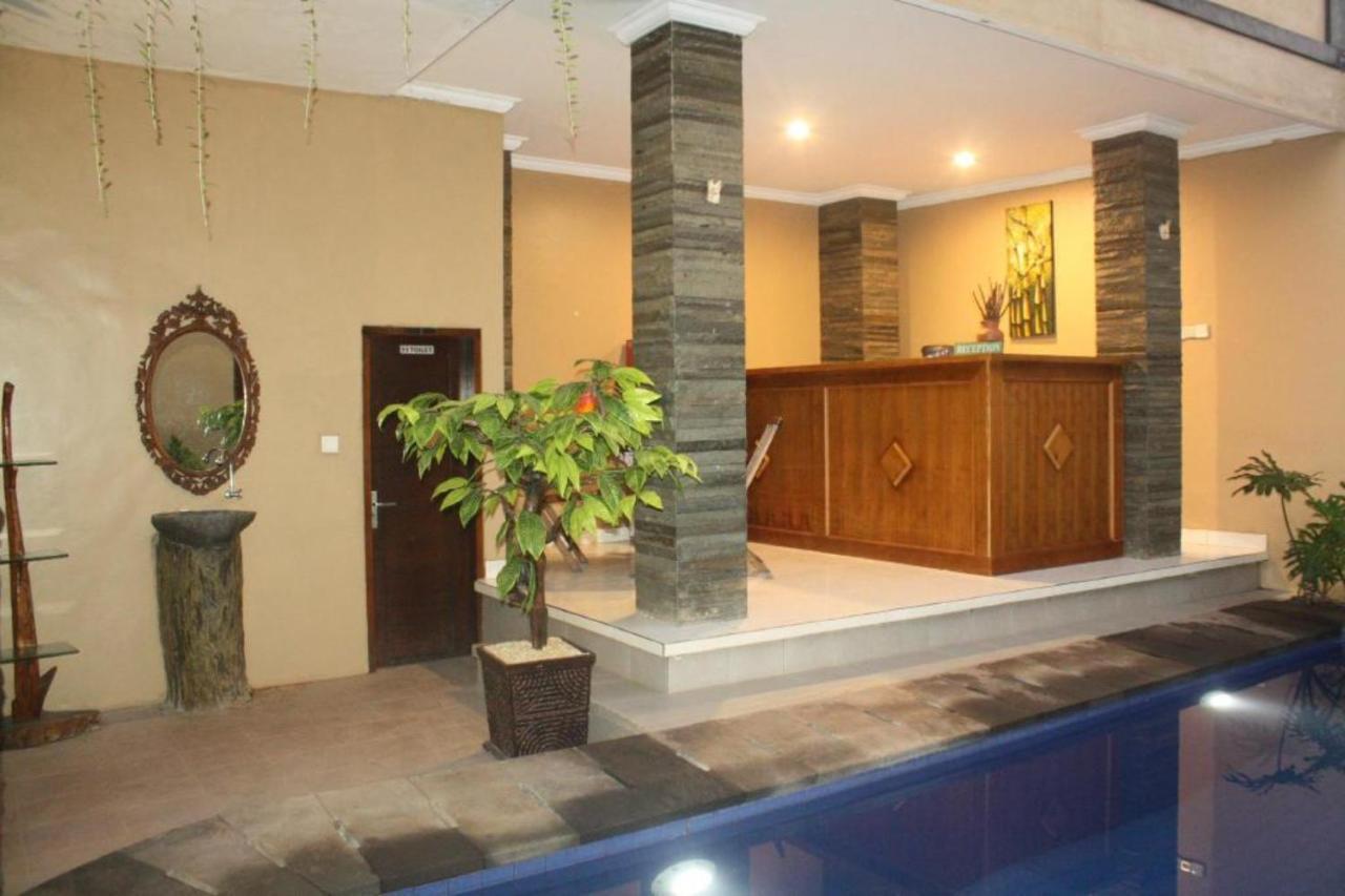 Oyo Flagship 91237 Ratu Guest House Kedunganan Exterior foto