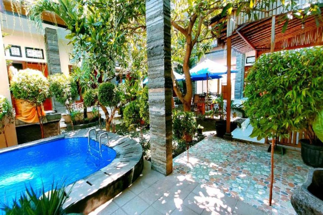 Oyo Flagship 91237 Ratu Guest House Kedunganan Exterior foto