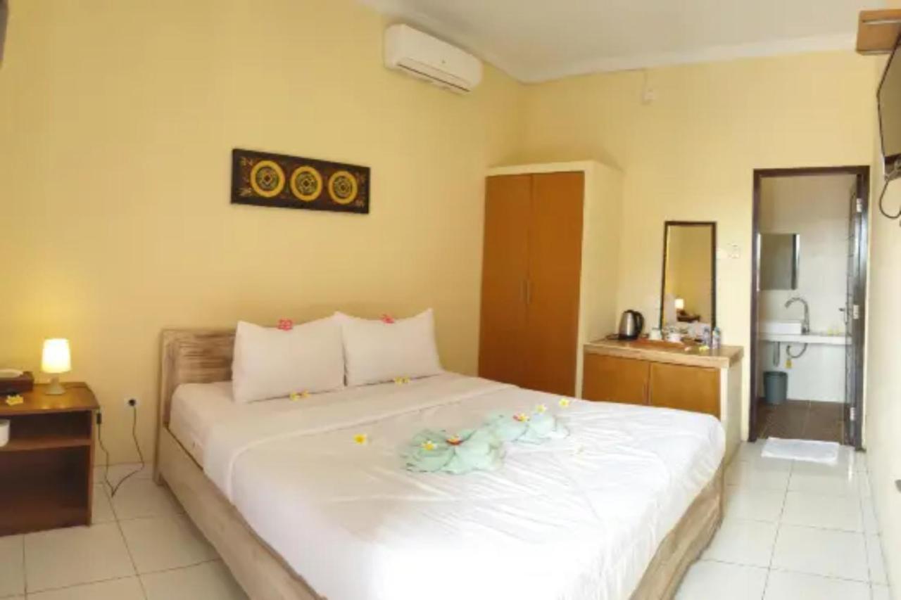 Oyo Flagship 91237 Ratu Guest House Kedunganan Exterior foto