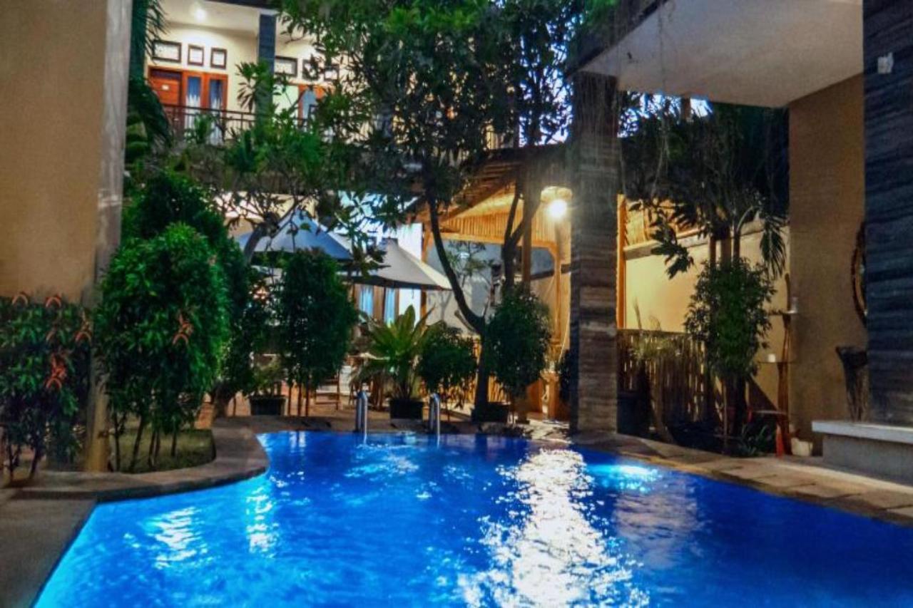 Oyo Flagship 91237 Ratu Guest House Kedunganan Exterior foto