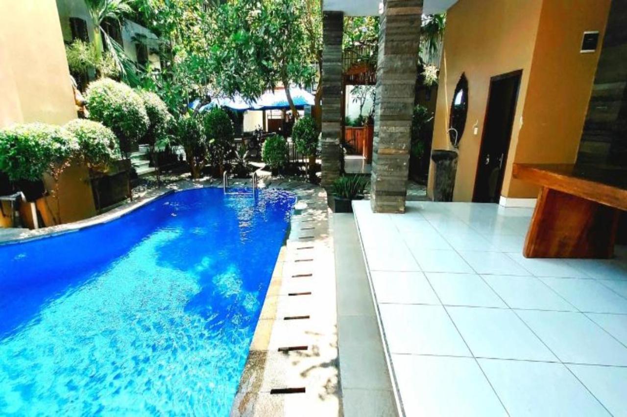 Oyo Flagship 91237 Ratu Guest House Kedunganan Exterior foto